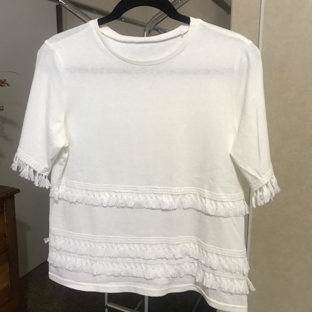 WHITE T SHIRT simple and fun fringe